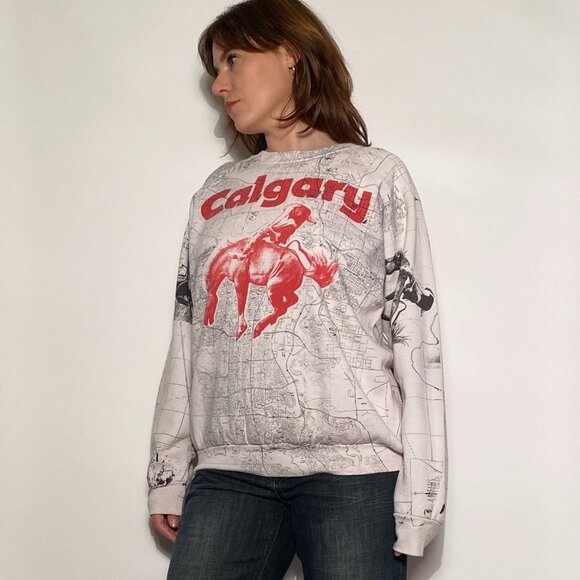 Vintage 1990s Red & White CALGARY Rodeo & Map Graphic Cowboy Sweatshirt! XL - Picture 5 of 11